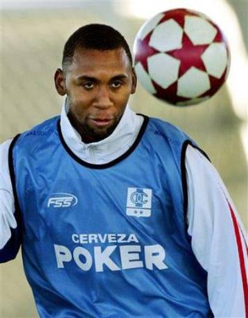 Τις περιπτώσεις των Ντάλα Μπόνα και Βιαφαρά εξετάζει η ΑΕΚ