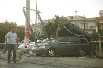 Ισχυρή έκρηξη με υλικές ζημιές σε έκθεση αυτοκινήτων στο Χαϊδάρι