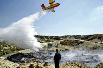 Έντονη ανησυχία κατοίκων και παραγωγών γύρω από τη χωματερή των Ταγαράδων