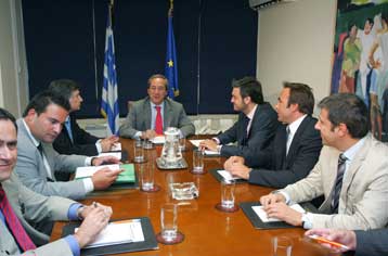 Για εισιτήρια, λογιστικό σχέδιο, φύλαξη των γηπέδων μίλησαν Αλογοσκούφης, Σούπερ Λίγκα