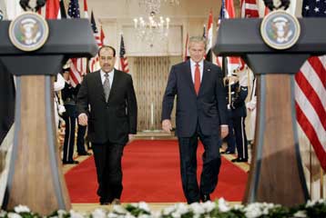 Ενίσχυση της αμερικανικής στρατιωτικής παρουσίας στη Βαγδάτη ανακοίνωσε ο Μπους