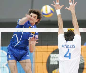 Τον Μπόγιοβιτς απέκτησε ο Ολυμπιακός, που κινείται για την ελληνοποίηση του Τζούριτς