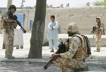 Πρέπει να επιτύχει η ΝΑΤΟϊκή αποστολή στο Αφγανιστάν, δηλώνει ο απεσταλμένος της ΕΕ