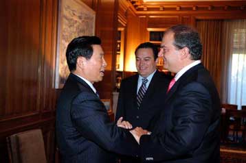 Με τον Κ.Καραμανλή συναντήθηκε ο πρόεδρος της κινεζικής ναυτιλιακής εταιρείας Cosco