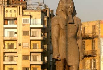 Ο γρανιτένιος Ραμσής Β δεν αντέχει πια το Κάιρο