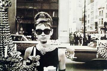 Στο σφυρί το μαύρο φόρεμα της Όντρεϊ Χέπμπορν από το «Πρωινό στο Tiffany»