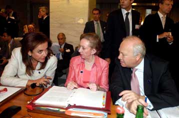 Χρειάζεται άμεση λήψη και εφαρμογή αποφάσεων για το Λίβανο, τόνισε η Ντ.Μπακογιάννη