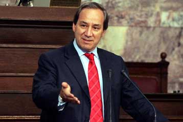 Εν μέσω αντιπαράθεσης ψηφίστηκε η τροπολογία για την αύξηση του ΕΦΚ στα καύσιμα