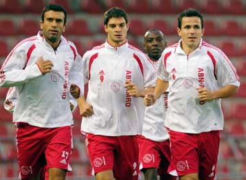 Ο Τεν Κάτε ενημέρωσε τον Χαριστέα ότι δεν υπολογίζεται στον Αγιαξ