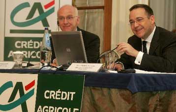 Η Credit Agricole προσφέρει 25 ευρώ ανά μετοχή για την Εμπορική Τράπεζα