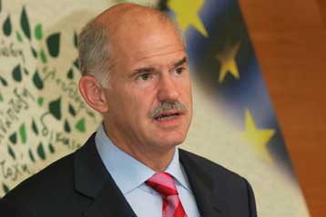 Βολές Παπανδρέου κατά της κυβέρνησης για ασφαλιστικό και συντάξεις