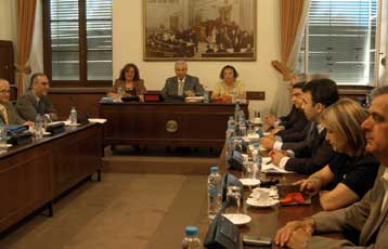 Σταματούν οι ακροάσεις στην επιτροπή της Βουλής για τις υποκλοπές