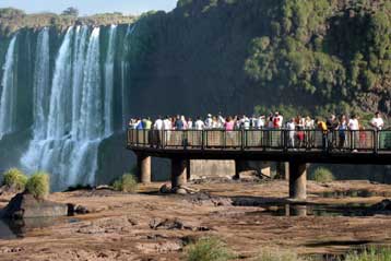 «Στέγνωσαν» λόγω ξηρασίας οι καταρράκτες του Ιγουασού στη Ν.Αμερική