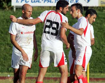 Γκολ και θέαμα από τον Ολυμπιακό στο 5-0 επί της Μπλάκμπερν
