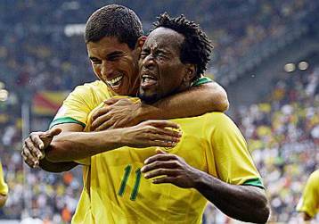 Η Μίλαν ανοίγει το δρόμο στον Ολυμπιακό για τον Ζε Ρομπέρτο, που το σκέφτεται σοβαρά