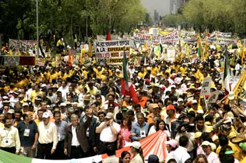 Μαζική διαδήλωση κεντροαριστερών στο Μεξικό για επανακαταμέτρηση των ψήφων