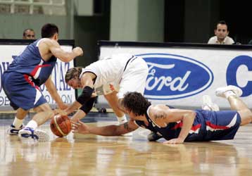 Με νίκη της Γαλλίας επί της Ιταλίας (66-59) άνοιξε η αυλαία του «Ακρόπολις»