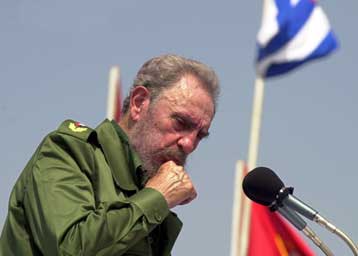 Σε εγχείρηση υποβλήθηκε ο Φιντέλ Κάστρο, που μεταβίβασε την εξουσία στον αδελφό του