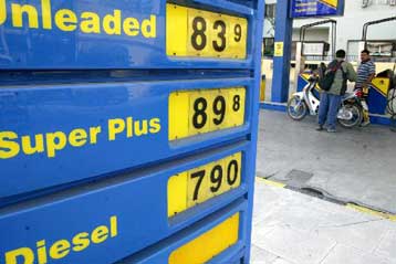 Σταθερή πάνω από το 1,10 ευρώ η αμόλυβδη βενζίνη