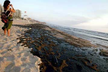 Ευρεία κινητοποίηση των ελληνικών αρχών για την πετρελαιοκηλίδα του Λιβάνου