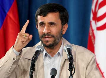 Το Ιράν έχει δικαίωμα στη χρήση της πυρηνικής ενέργειας, δήλωσε ο Αχμαντινετζάντ