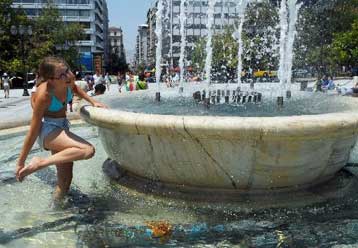 Με συντροφιά τις υψηλές θερμοκρασίες οι αδειούχοι του Αυγούστου