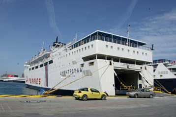 Πόλεμος στην ακτοπλοΐα, στις πλάτες νησιωτών και ταξιδιωτών