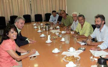 Νέα απεργία έως τη Δευτέρα αποφάσισαν οι υπάλληλοι της Εμπορικής Τράπεζας