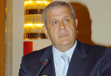 Κόντρα ΠΑΣΟΚ – κυβέρνησης για «γαλάζιες» χρηματοδοτήσεις σε δήμους