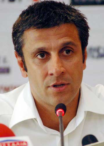 Σκληρή κόντρα Πηλαδάκη-ΥΠΕΧΩΔΕ για την κατασκευή του γηπέδου της Λάρισας