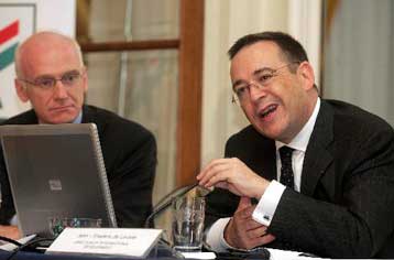 Προς τον έλεγχο του 50% της Εμπορικής Τράπεζας βαδίζει η Credit Agricole