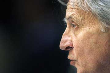 Σε αύξηση των επιτοκίων κατά 0,25% σε 3% προχώρησε η Ευρωπαϊκή Κεντρική Τράπεζα