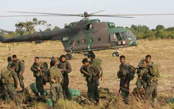 Νορβηγός μεσολαβητής στη Σρι Λάνκα, ενώ οι συγκρούσεις μαίνονται