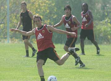 Η πρόκληση του Champions League με έφερε στην ΑΕΚ, δηλώνει ο Μαντούκα