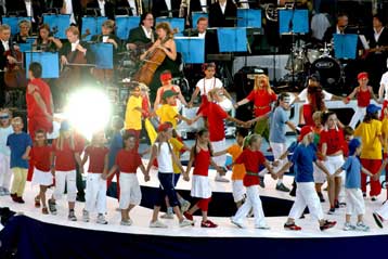 Ο Μελέτογλου σημαιοφόρος της Ελλάδας στην τελετή έναρξης του Ευρωπαϊκού στίβου