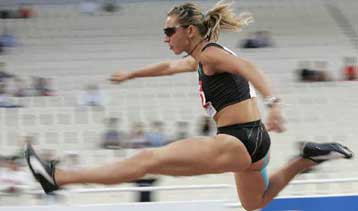 Στον τελικό της σφύρας η Παπαγεωργίου-Χαλκιά και στους ημιτελικούς των 400μ εμποδίων