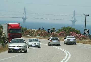 Κυκλοφοριακή συμφόρηση στην εθνική Κορίνθου-Πατρών λόγω εκδήλωσης πυρκαγιών