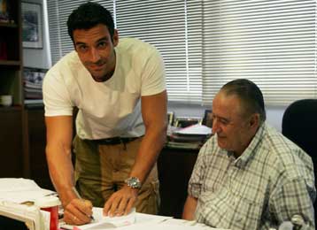 Ο Γιώργος Αφρουδάκης υπέγραψε τριετές συμβόλαιο στον Ολυμπιακό