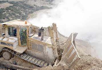 Μολυσμένα με διοξίνες τα κοτόπουλα και το γάλα στην περιοχή των Ταγαράδων