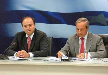 Κατακεραυνώνει η αντιπολίτευση την κυβέρνηση για την πώληση της Εμπορικής