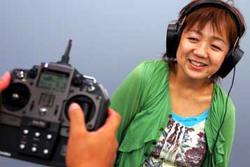 Ηλεκτρόδια στα αφτιά επιτρέπουν την τηλεκατεύθυνση ανθρώπων