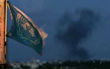 Το Ισραήλ επεκτείνει τις χερσαίες επιχειρήσεις και ο Νασράλα απειλεί με νέες επιθέσεις