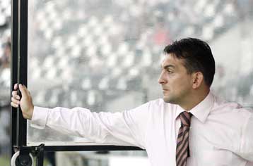 Ο Ντουμιτρέσκου ζήτησε την καταβολή οφειλών στους παίκτες-«Κινούνται» και οι οπαδοί