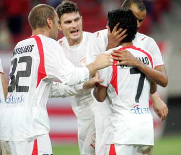 Σε χαλαρούς ρυθμούς ο Ολυμπιακός 2-1 την Μαγιόρκα