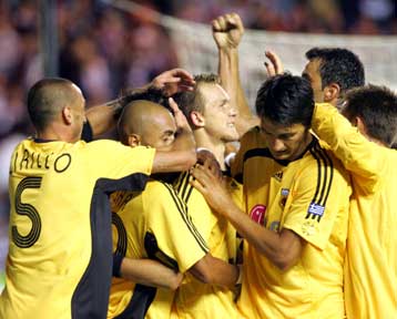 Από την κόλαση στον παράδεισο, πιθανώς και στους ομίλους, η ΑΕΚ με 2-1 στο φινάλε