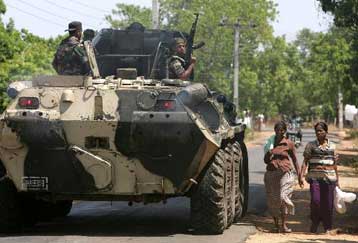 Δεκάδες άμαχοι νεκροί σε βομβαρδισμούς κατά θέσεων των Ταμίλ στη Σρι Λάνκα