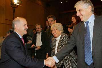 Το ΠΑΣΟΚ δεν κεφαλαιοποιεί τη φθορά της ΝΔ, λέει ο Γ.Παπαντωνίου