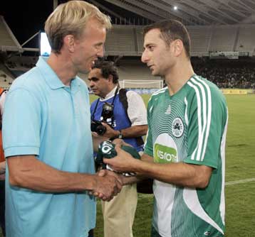 Με προβλήματα οργάνωσης, ο Παναθηναϊκός 1-0 την Αντερλεχτ-Τιμώμενο πρόσωπο ο Χένρικσεν