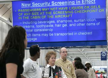 Καταζητούνται πέντε ακόμη άτομα για την τρομοκρατική συνωμοσία στη Βρετανία