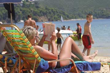 Με ηλιοφάνεια και υψηλές θερμοκρασίες ο Δεκαπενταύγουστος